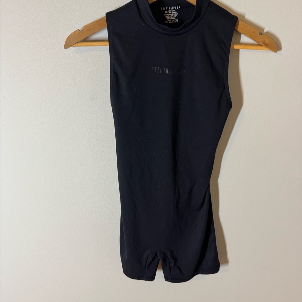 Keep That Pump Black Backless Scrunched Bodysuit XS - Picture 4 of 10